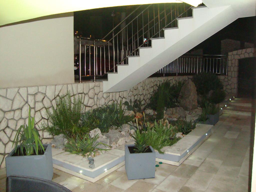 Apartments Ilona Novi Vinodolski Exterior photo