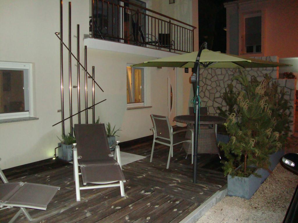 Apartments Ilona Novi Vinodolski Exterior photo